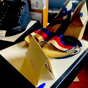 Gucci Sandals - tie up